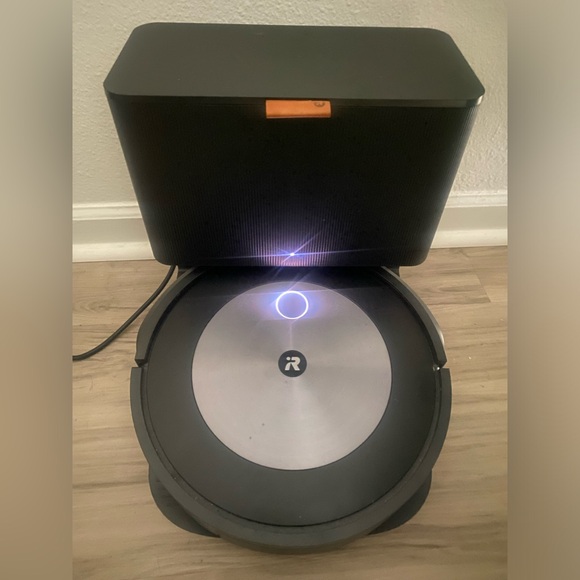 SOLD on EBay! iRobot Roomba J7+ (7550) self-emptying robot vacuum - Picture 7 of 8